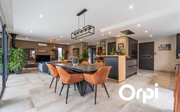 Maison à vendre    7 pièces • 193 m2 Lentilly