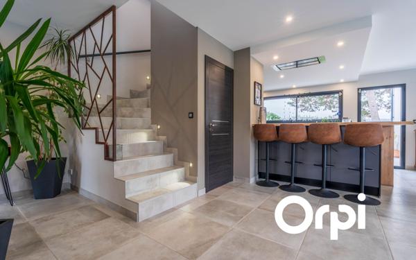 Maison à vendre    7 pièces • 193 m2 Lentilly