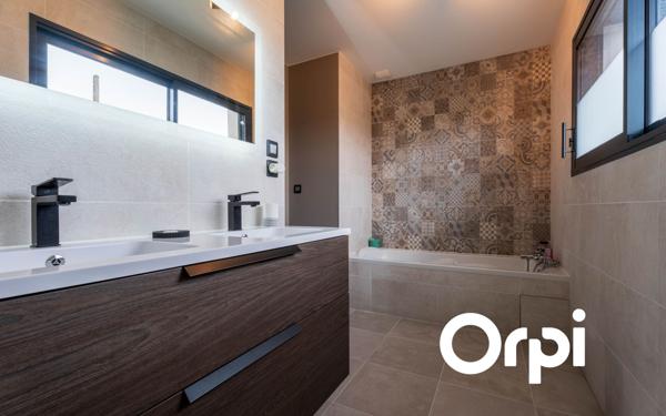 Maison à vendre    7 pièces • 193 m2 Lentilly