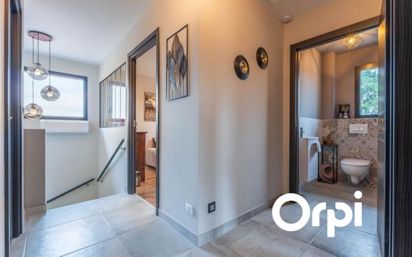 Maison à vendre    7 pièces • 193 m2 Lentilly