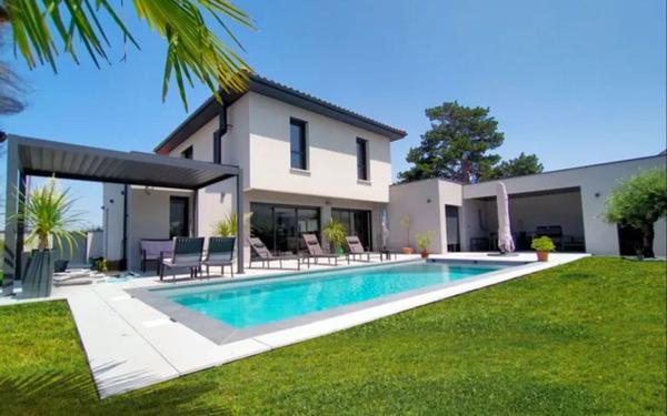 Maison à vendre    7 pièces • 193 m2 Lentilly