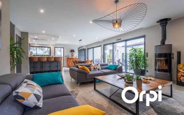 Maison à vendre    7 pièces • 193 m2 Lentilly