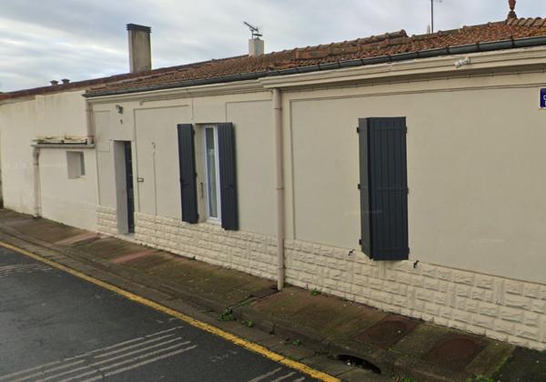 Maison atypique, 3 pièces, avec terrasse de toit – Secteur piscine