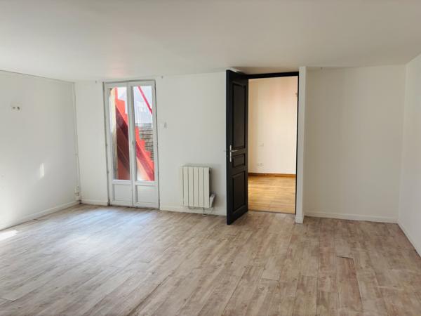 Maison atypique, 3 pièces, avec terrasse de toit – Secteur piscine
