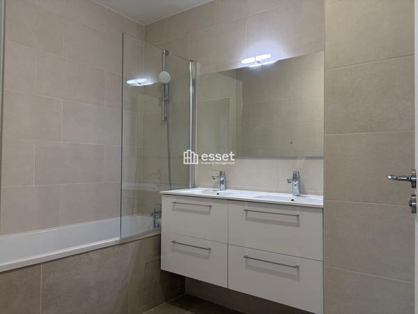 Location Appartement 3 pièces 113 m² - Levallois-perret 92300
