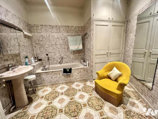 NANTES GRASLIN - Dans une rue piétonne de l'hyper centre, appartement de 112 m²