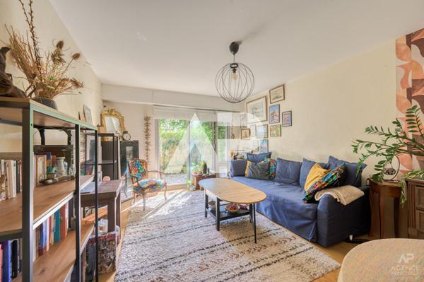 Appartement Rueil Malmaison 2 pièce(s) 52.10 m2 270 000 € **  - Référence  19577