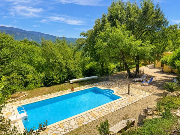 FAUCON – EXCLUSIVITÉ – UN LIEU À PART, ENTRE NATURE ET PANORAMA
