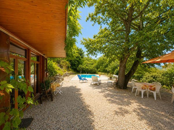 FAUCON – EXCLUSIVITÉ – UN LIEU À PART, ENTRE NATURE ET PANORAMA