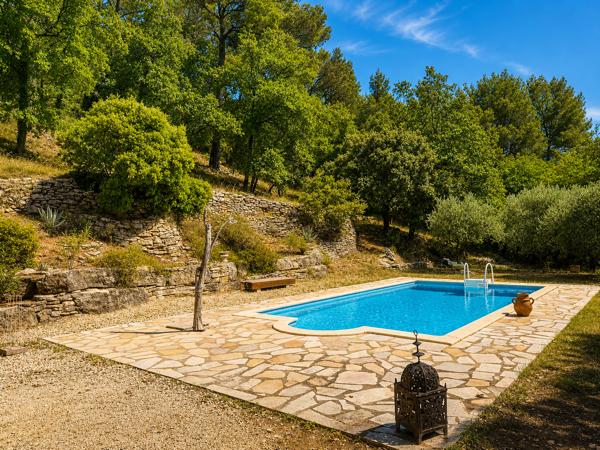 FAUCON – EXCLUSIVITÉ – UN LIEU À PART, ENTRE NATURE ET PANORAMA