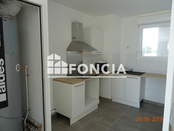 Location Appartement 3 pièces 60.02 m² - 2 RUE DE LA FLEOLE DES PRES Istres 13800