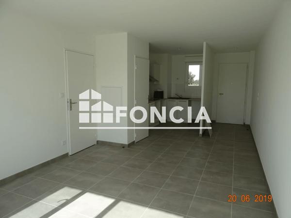 Location Appartement 3 pièces 60.02 m² - 2 RUE DE LA FLEOLE DES PRES Istres 13800