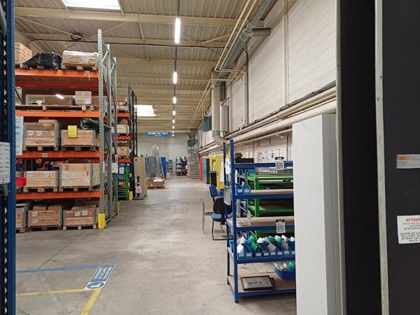 Local D’activité 8186m² – Beaucouze