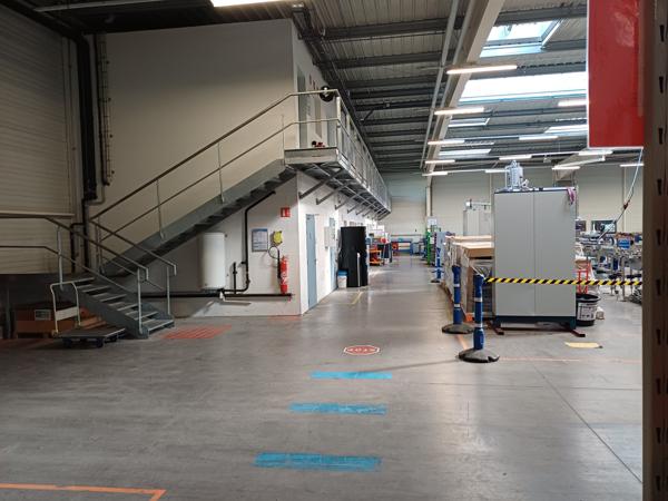 Local D’activité 8186m² – Beaucouze