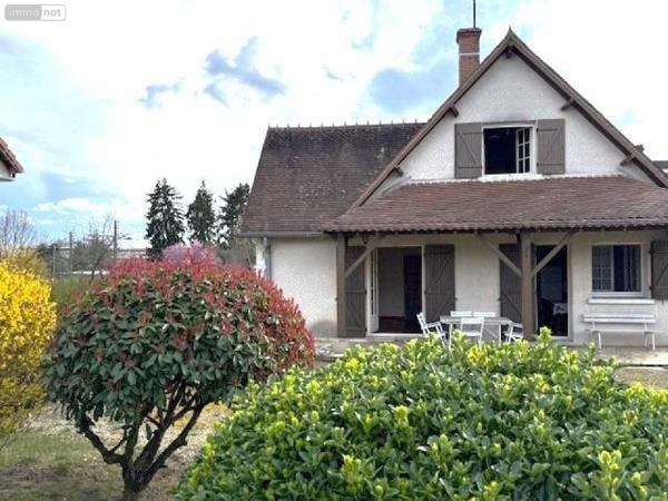 Maison à vendre à Saint-Amand-Montrond dans le Cher (18200), ref : 25042
