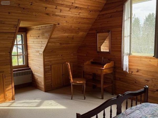 Maison à vendre à Saint-Amand-Montrond dans le Cher (18200), ref : 25042