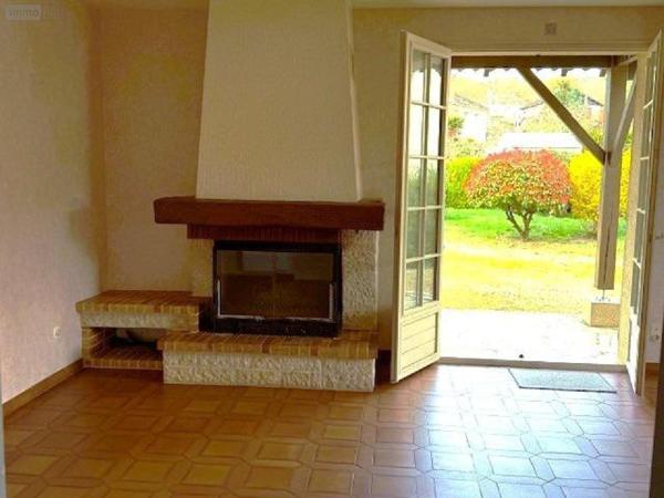 Maison à vendre à Saint-Amand-Montrond dans le Cher (18200), ref : 25042