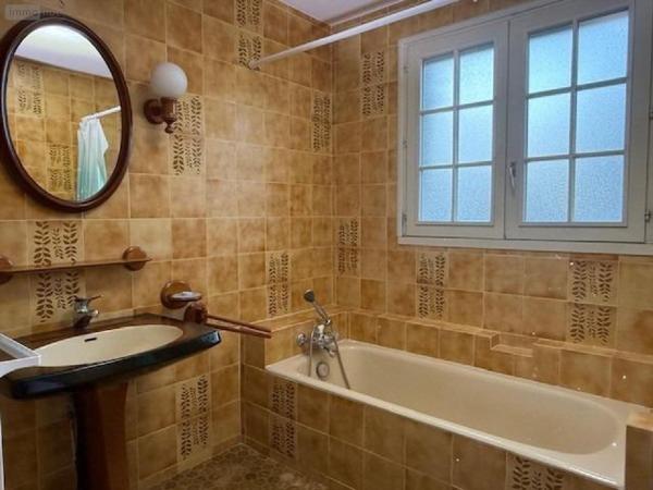 Maison à vendre à Saint-Amand-Montrond dans le Cher (18200), ref : 25042