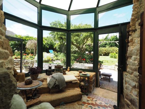 Grande demeure 17ème siècle 9 chambres avec jardin bucolique abrité des regards
