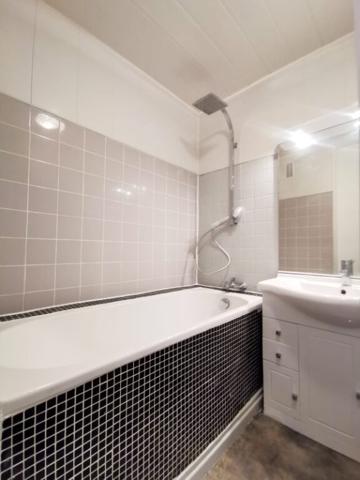 A LOUER T3 58m² + PARKING + CAVE - TAVERNY