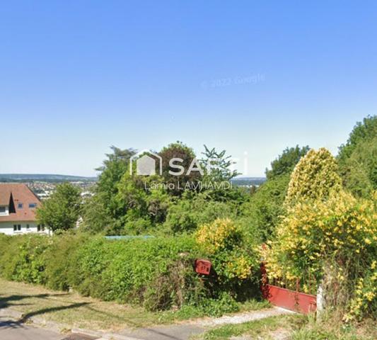 Terrain de 1860m2 avec maison à rénover