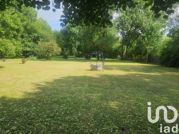 Maison 6 pièces de 185 m² à Courcelles (17400)