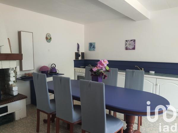 Maison 6 pièces de 185 m² à Courcelles (17400)