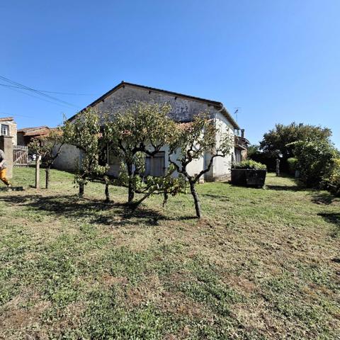 MAISON EN PIERRES A LA CAMPAGNE AVEC GRANGE ATTENANTE
