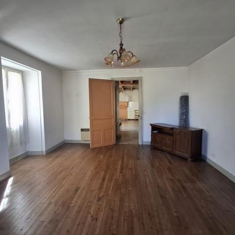 MAISON EN PIERRES A LA CAMPAGNE AVEC GRANGE ATTENANTE