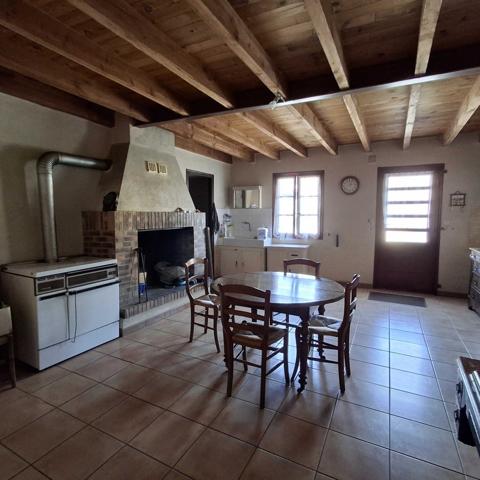 MAISON EN PIERRES A LA CAMPAGNE AVEC GRANGE ATTENANTE