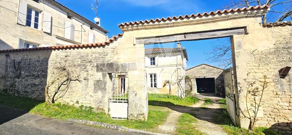 MAISON DE CARACTERE 210 m² AVEC GRANGE, ATELIER ET TERRAIN DE 2 814 m²