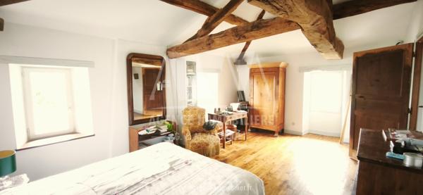 MAISON DE CARACTERE 210 m² AVEC GRANGE, ATELIER ET TERRAIN DE 2 814 m²