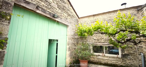MAISON DE CARACTERE 210 m² AVEC GRANGE, ATELIER ET TERRAIN DE 2 814 m²