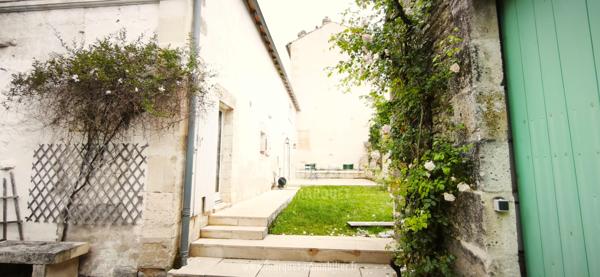 MAISON DE CARACTERE 210 m² AVEC GRANGE, ATELIER ET TERRAIN DE 2 814 m²