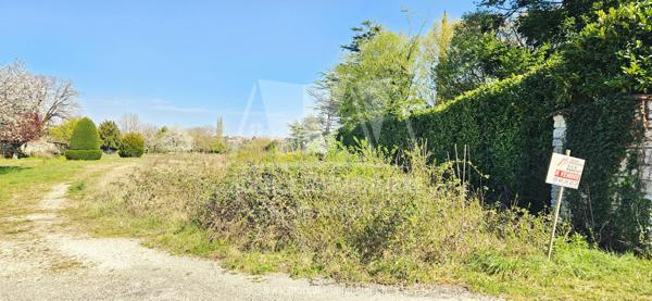ANGOULEME - PARCELLE DE TERRAIN CONSTRUCTIBLE 2 000 m²