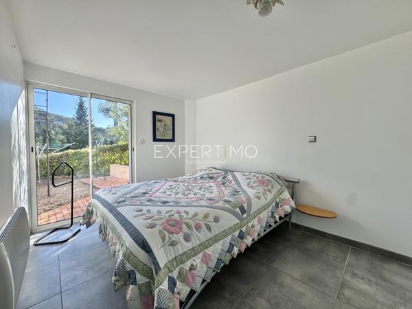 Carqueiranne (83320) Villa aux grandes dimensions avec piscine dans un environnement verdoyant