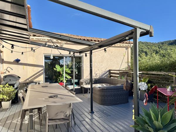 Carqueiranne (83320) Villa aux grandes dimensions avec piscine dans un environnement verdoyant