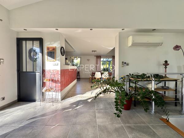 Carqueiranne (83320) Villa aux grandes dimensions avec piscine dans un environnement verdoyant