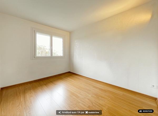 Appartement T5 d'environ 81 m² avec balcon et parking Mérignac