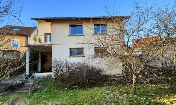 CHATENOIS-LES-FORGES (90700) – MAISON 177 m² – 3 CHAMBRES / POSSIBILITÉ 6 (60 m² COMBLES AMENAGEABLES) – 2 GARAGES – POTENTIEL LOGEMENT INDEPENDANT DE 60 m²