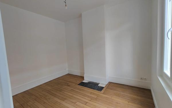 Appartement à vendre    2 pièces • 45 m2 Saint-Ouen