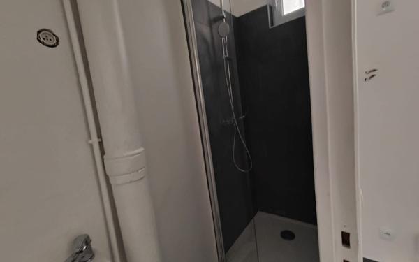 Appartement à vendre    2 pièces • 45 m2 Saint-Ouen