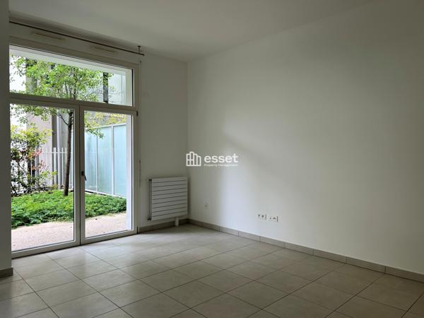 Location Appartement 2 pièces 47.1 m² - Paris 75014