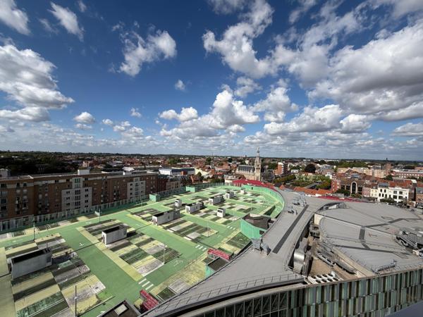 TOURCOING PLEIN CENTRE - RÉSIDENCE RENOVEE- 3 CHAMBRES- LOGGIA- CAVE-PARKING TOURCOING