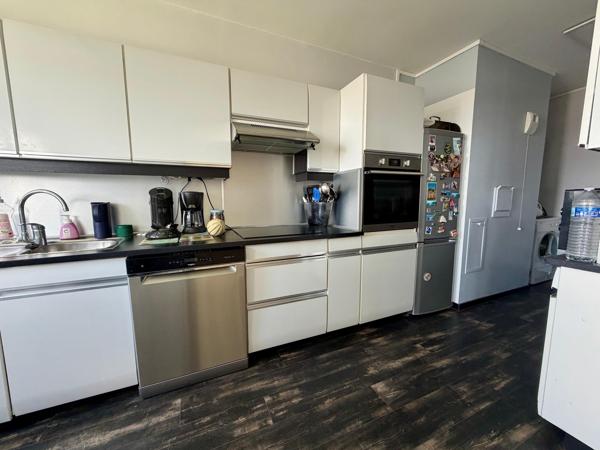 TOURCOING PLEIN CENTRE - RÉSIDENCE RENOVEE- 3 CHAMBRES- LOGGIA- CAVE-PARKING TOURCOING