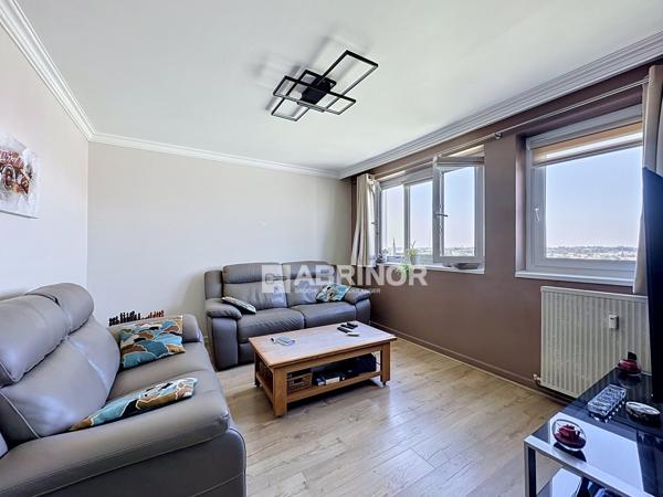 TOURCOING PLEIN CENTRE - RÉSIDENCE RENOVEE- 3 CHAMBRES- LOGGIA- CAVE-PARKING TOURCOING