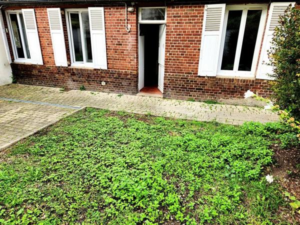 Exclusivité - Les Andelys - Immeuble de rapport de 3 logements  dont 2 loués pour une rentabilité de 18.240 par an.- Prix 195.900