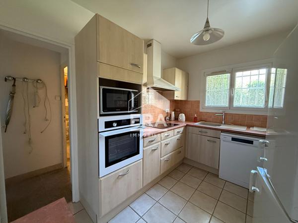 A VENDRE 13360 ROQUEVAIRE MAISON TYPE 4  DE 100M² GARAGE PISCINE 500 M²  DE TERRAIN