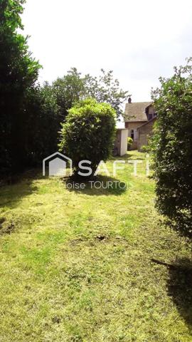 Maison à rénover avec fort potentiel, idéalement située en lisière de forêt dans un secteur recherché.