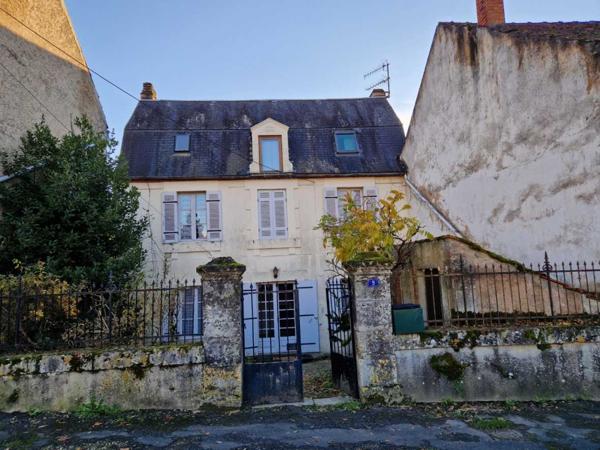 Maison ancienne - Le bugue Maison de Village ancienne, 4 chambres, Jardinet.